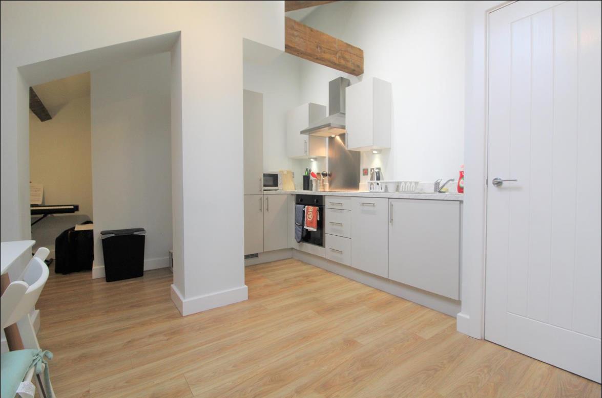 1 Bedroom Apartment To Rent image 8
